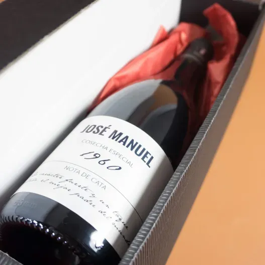 Botella de vino personalizada cosecha especial (Vista alternativa)