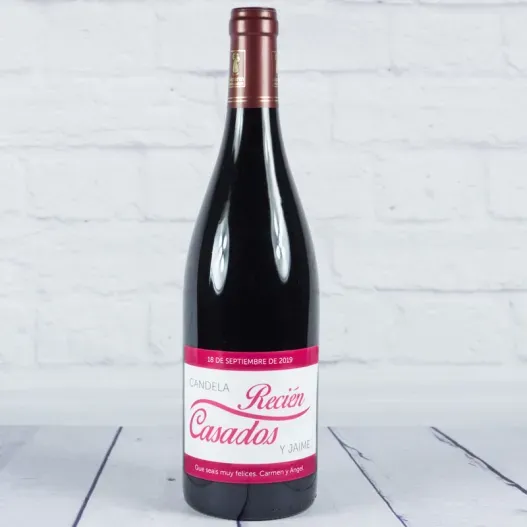 Botella de vino personalizada 'Reci&eacute;n Casados' (Vista alternativa)