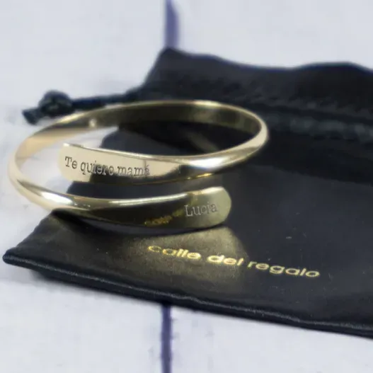 Brazalete dorado grabado (Foto de catálogo)