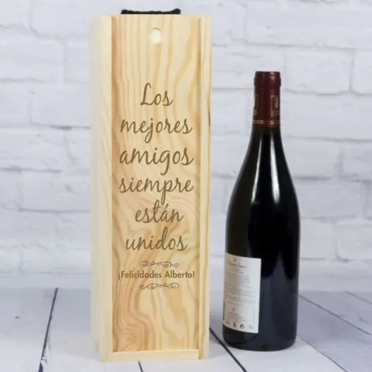 Caja botella de vino con texto grabado (Detalle de presentación)