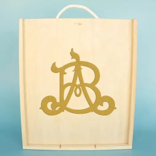 Caja botellas de vino con monograma grabado