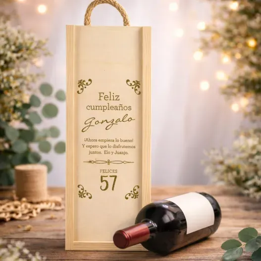 Caja de madera personalizada 'Feliz cumplea&ntilde;os' (Detalle de presentación)