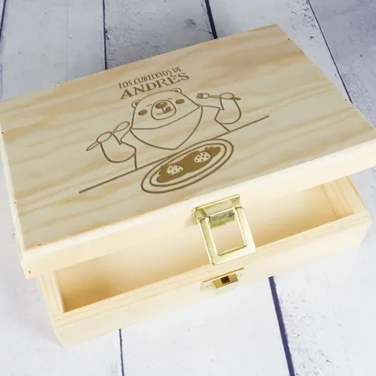 Caja de madera personalizada osito (Detalle de presentación)