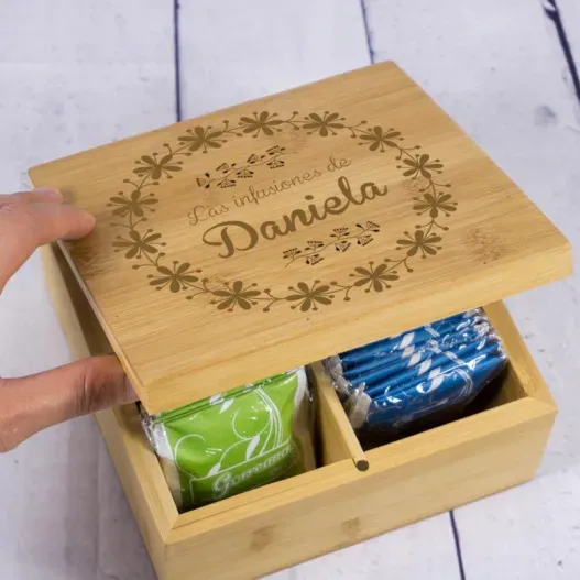 Caja de t&eacute; de madera grabada en Bamb&uacute;