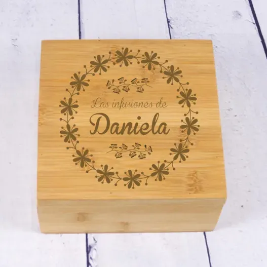 Caja de t&eacute; de madera grabada en Bamb&uacute; (Vista alternativa)
