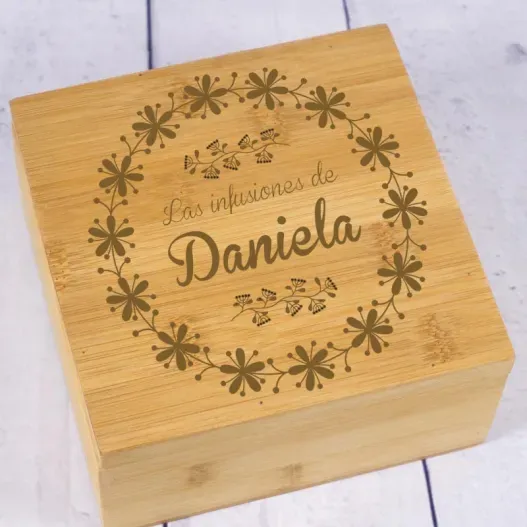 Caja de t&eacute; de madera grabada en Bamb&uacute; (Idea de regalo original)