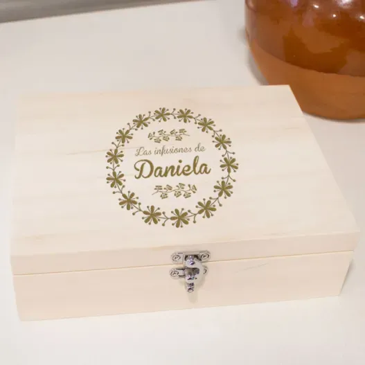 Caja de t&eacute; de madera grabada (Idea de regalo original)