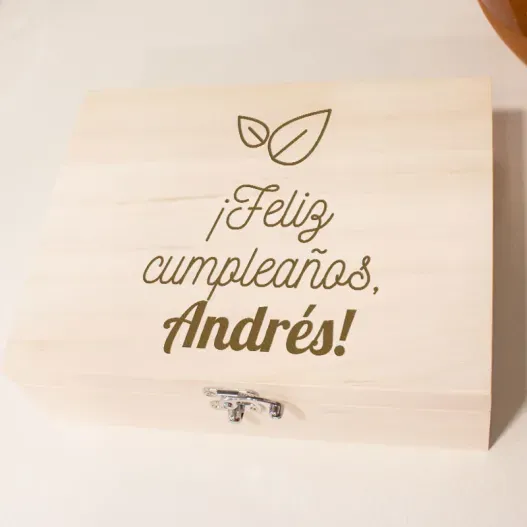 Caja de t&eacute; grabada para cumplea&ntilde;os (Idea de regalo original)