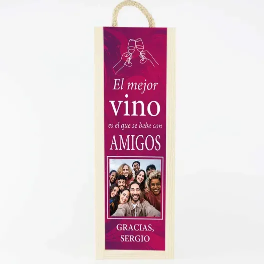 Caja vino personalizada 'Los Amigos' (Idea de regalo original)