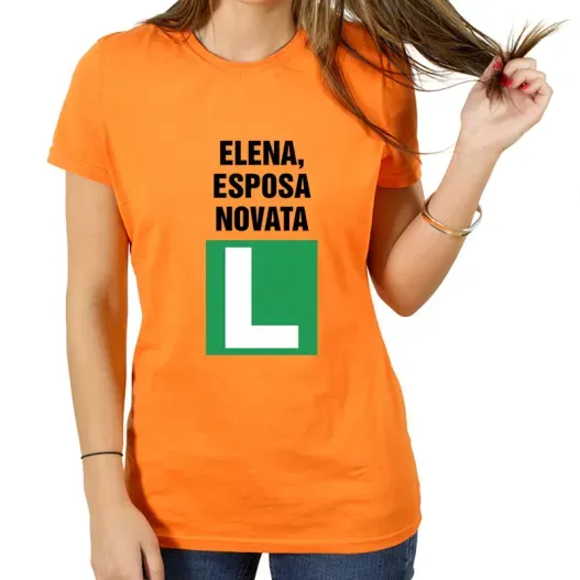 Camiseta esposa novata personalizada (Detalle de presentación)