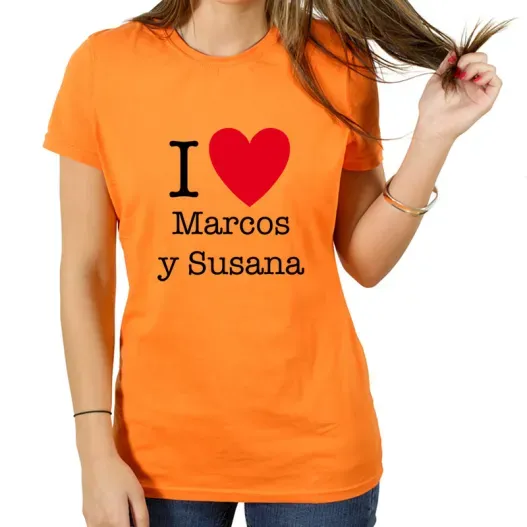 Camiseta LOVE personalizada (Detalle de presentación)