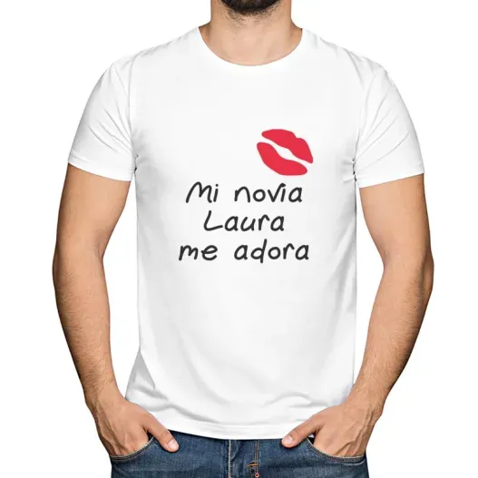 Camiseta mi novia me adora personalizada (Detalle de presentación)