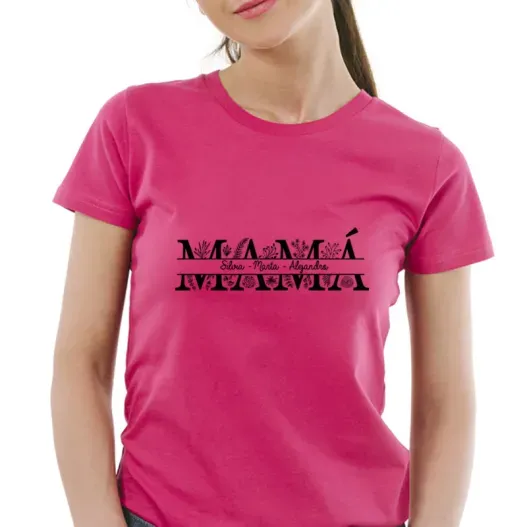 Camiseta personalizada 'Mam&aacute;' (Detalle de presentación)