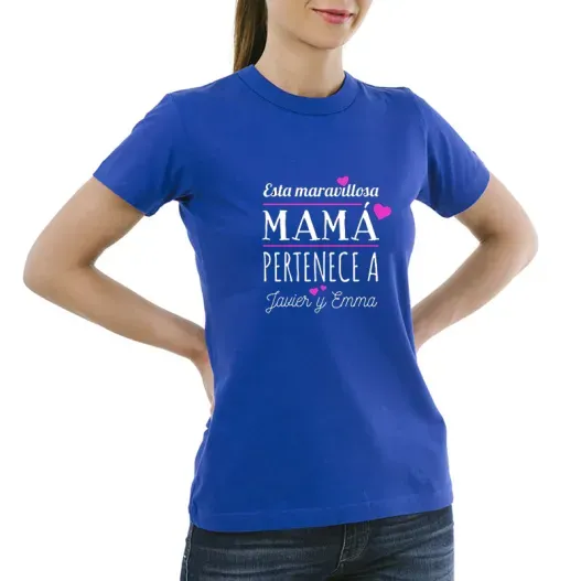 Camiseta personalizada 'Mam&aacute; pertenece a...' (Idea de regalo original)