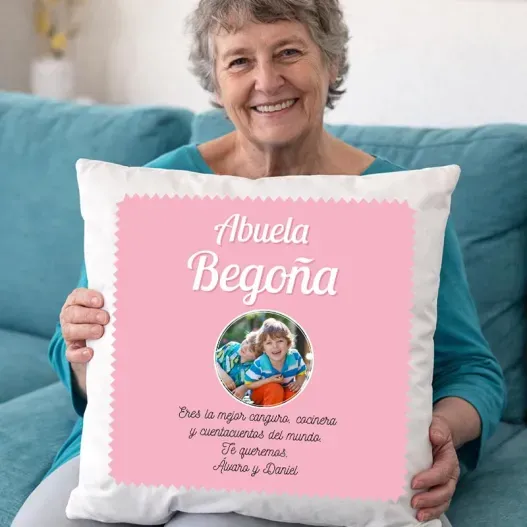 Coj&iacute;n personalizado para abuela (Detalle de presentación)