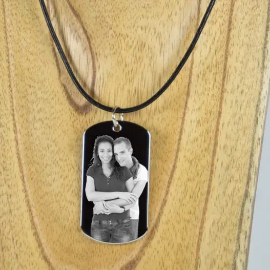 Colgante con foto y texto grabado