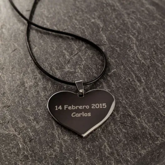 Colgante coraz&oacute;n con foto grabada (Detalle de presentación)