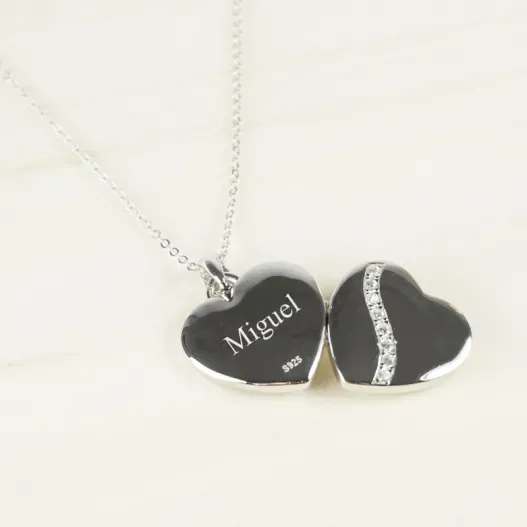 Colgante coraz&oacute;n de plata grabado para 2 fotos
