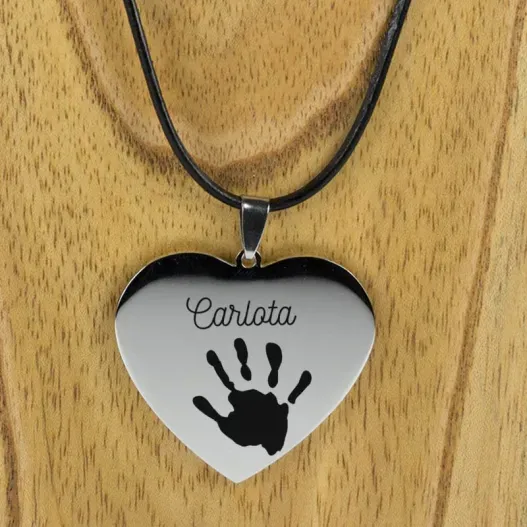 Colgante coraz&oacute;n personalizado 'Huella' (Foto de catálogo)