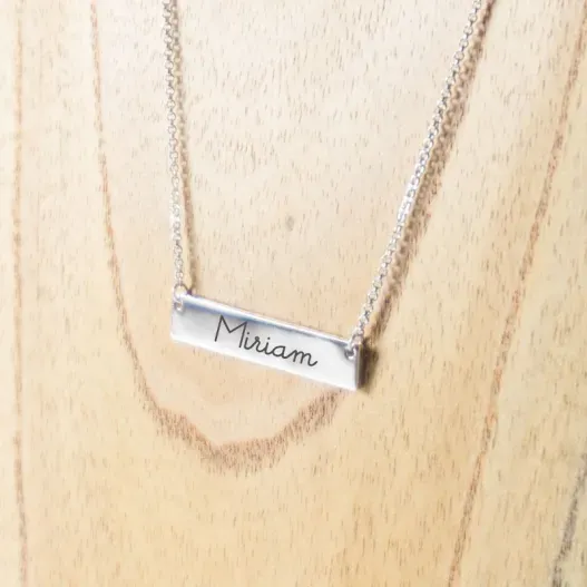 Colgante de plata horizontal grabado (Idea de regalo original)