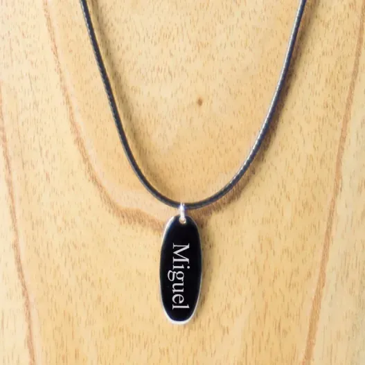Colgante de plata ovalado personalizado