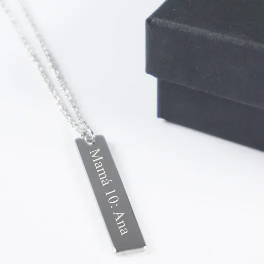 Colgante de plata vertical personalizado con nombre (Idea de regalo original)