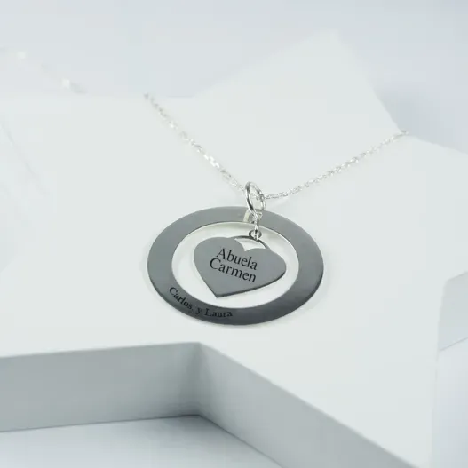 Colgante disco y coraz&oacute;n de plata personalizado (Foto de catálogo)