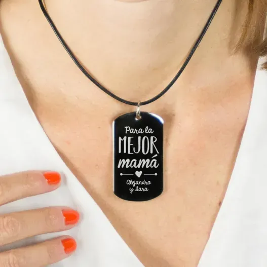 Colgante personalizado la mejor Mam&aacute; (Detalle de presentación)