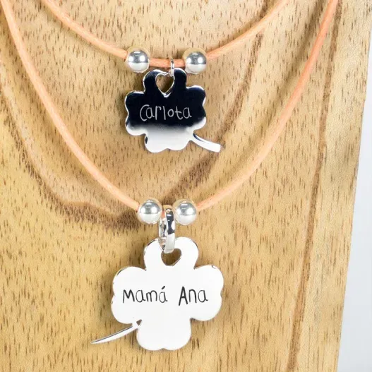Colgante tr&eacute;bol madre e hija personalizado (Foto de catálogo)