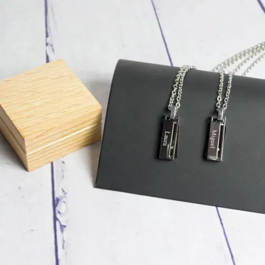 Conjunto de colgantes personalizados para pareja (Idea de regalo original)