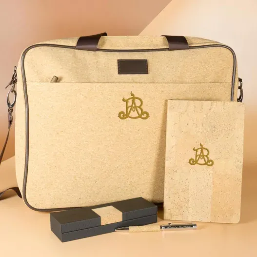 Conjunto de malet&iacute;n personalizado con monograma