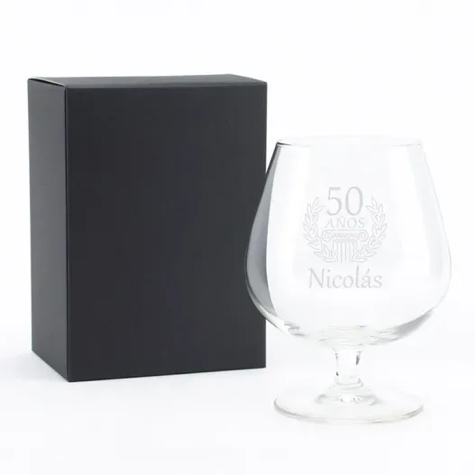 Copa de Co&ntilde;ac grabada para cumplea&ntilde;os (Idea de regalo original)