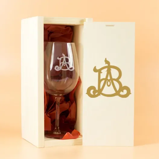 Copa de vino con monograma grabado (Idea de regalo original)