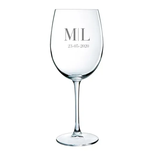 Copa de vino grabada con monograma (Foto de catálogo)