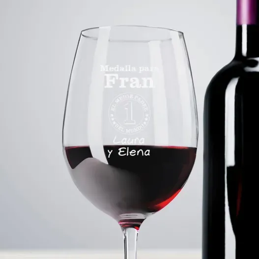 Copa de vino grabada 'Medalla al mejor pap&aacute;' (Idea de regalo original)