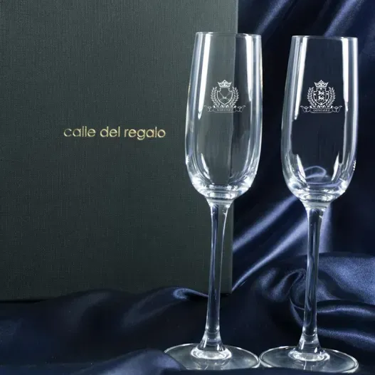 Copas de cava con dos escudos grabados (Vista alternativa)