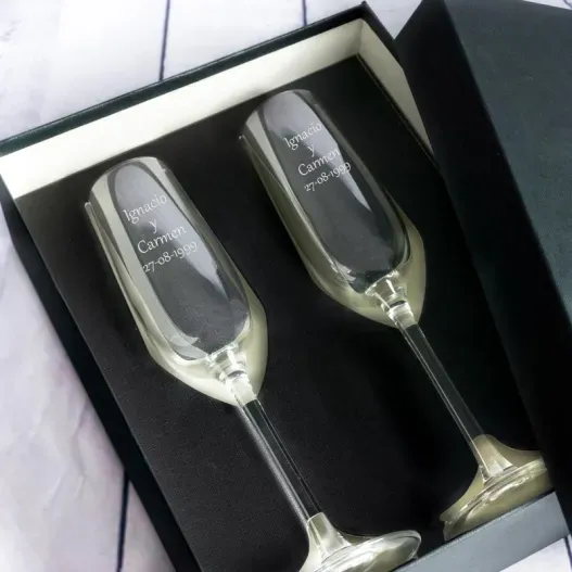 Copas de cava grabadas con nombres (Vista alternativa)