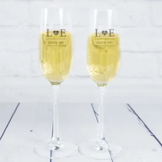 Copas de cava grabadas para novios (Idea de regalo original)