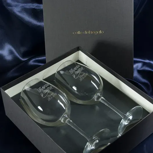 Copas de vino grabadas cumplea&ntilde;os (Vista alternativa)