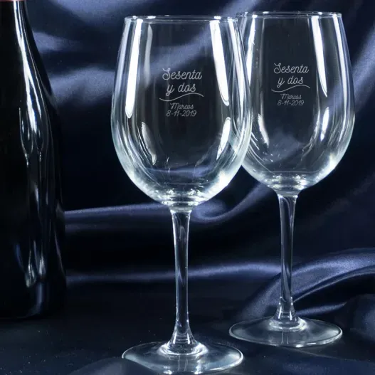 Copas de vino grabadas cumplea&ntilde;os