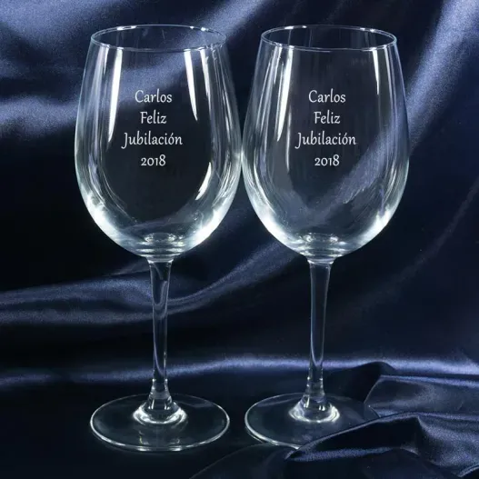 Copas de vino jubilaci&oacute;n