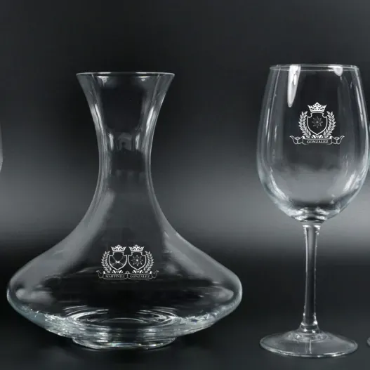 Copas y decantador con dos escudos (Idea de regalo original)
