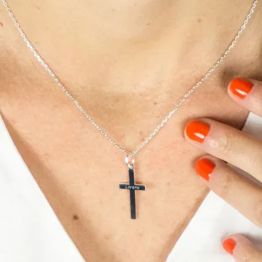 Cruz de plata personalizada (Detalle de presentación)
