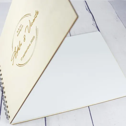 Cuaderno de madera para pareja grabada (Vista alternativa)