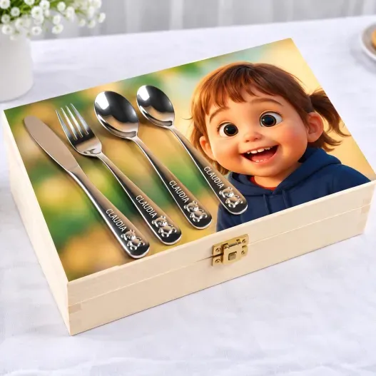 Cubiertos infantiles grabados en caja de madera con Caricatura (Vista alternativa)
