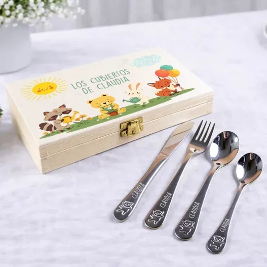 Cubiertos personalizados en caja de madera