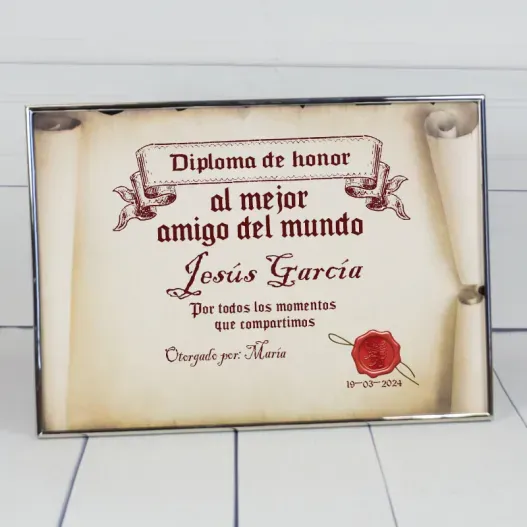 Diploma pergamino al mejor amigo (Detalle de presentación)