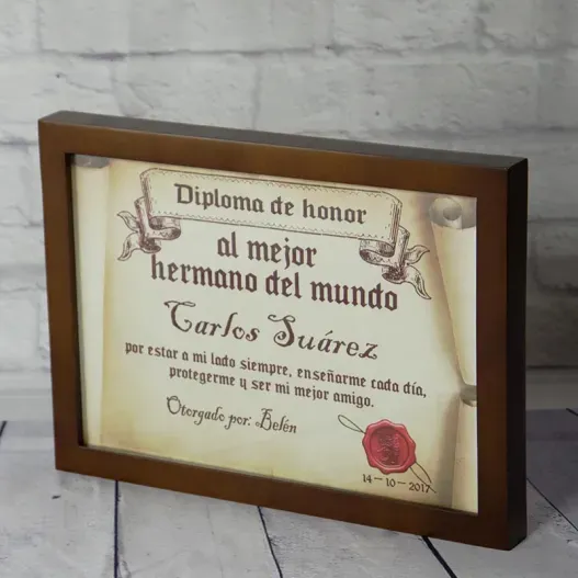Diploma pergamino al mejor hermano (Vista alternativa)