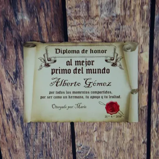 Diploma pergamino al mejor primo (Vista alternativa)