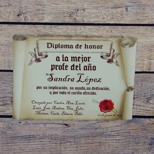 Diploma pergamino al mejor profesor del a&ntilde;o (Detalle de presentación)
